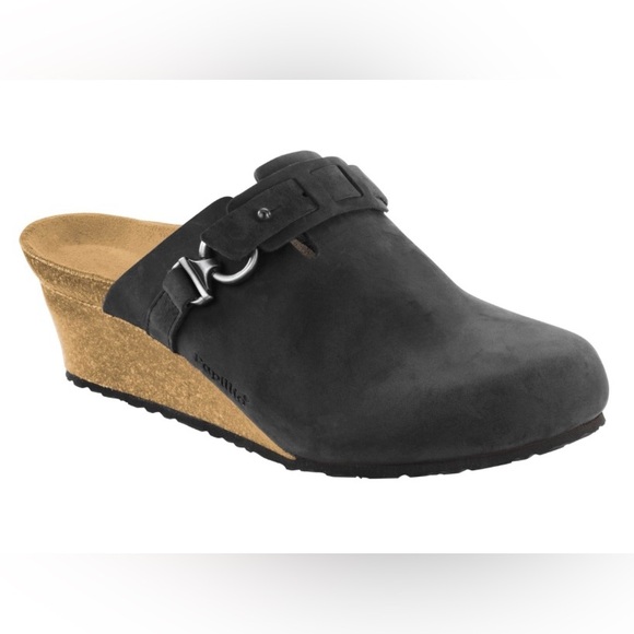 Birkenstock Shoes - 💥PRICE DROP💥 Birkenstock Dana Wedge Clog